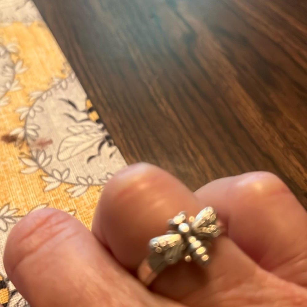 Sterling bee ring size 7.5